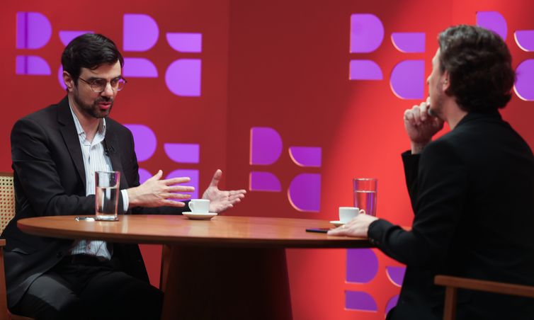 Brasília - 11/11/2025 -Brasília (DF), 11/11/2025 –  Secretário de política econômica, Guilherme Mello, é o convidado do programa DR com Demori, na Empresa Brasil de Comunicação (EBC).
Foto: Valter Campanato/Agência Brasil