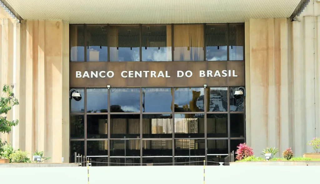 Banco Central Regulamenta Criptomoedas com Três Novas Normas: Saiba Mais