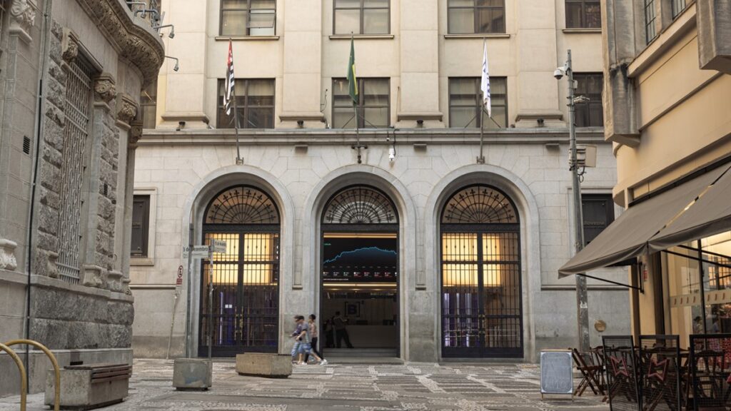 Funcionamento da Bolsa de Valores no Réveillon: Saiba se o Pregão Abre no Ano Novo