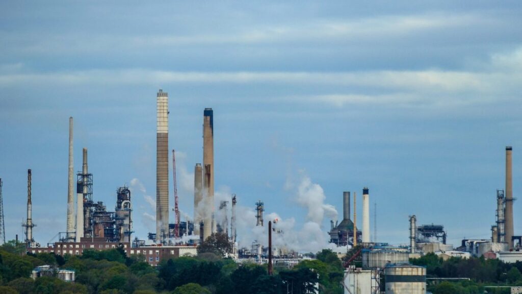 Mercados Hoje: Destaques em Petróleo e Dados de Emprego nos EUA