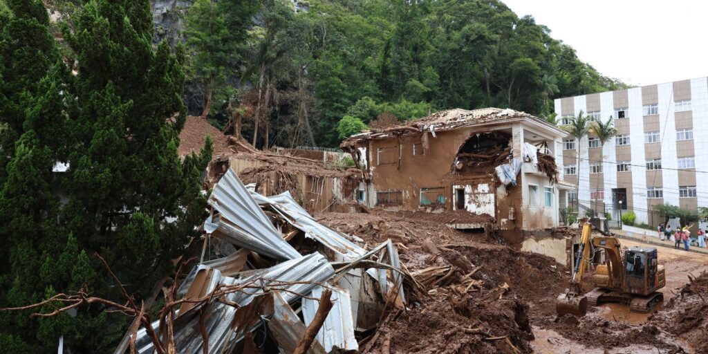 Lula deve sobrevoar áreas afetadas pelas chuvas em MG neste sábado