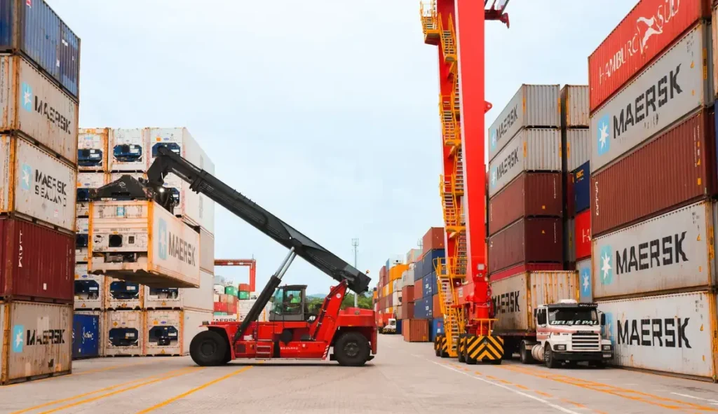 Mercados Hoje: Incerteza Global e Política Comercial dos EUA Influenciam Bolsas