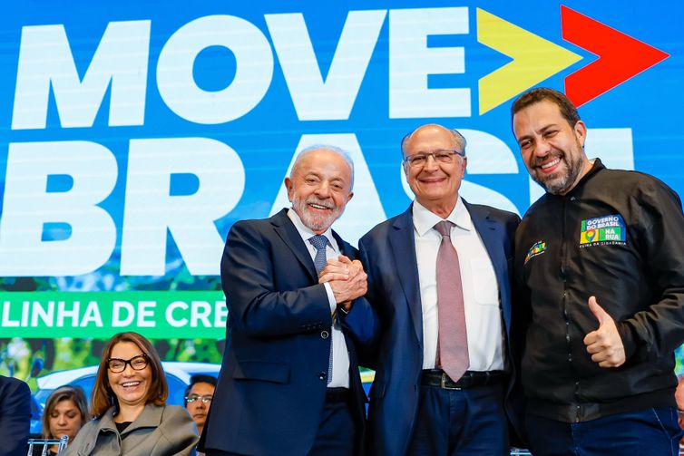 Ricardo Stuckert/PR São Paulo (SP), 19/05/2026 - Presidente da República, Luiz Inácio Lula da Silva, vice-presidente Geraldo Alckmin e o ministo da Secretaria-Geral da Presidência da República, Guilherme Boulos, durante cerimônia alusiva ao lançamento do Move Aplicativos – linha de crédito para motoristas de aplicativo e taxistas. Foto: Ricardo Stuckert/PR