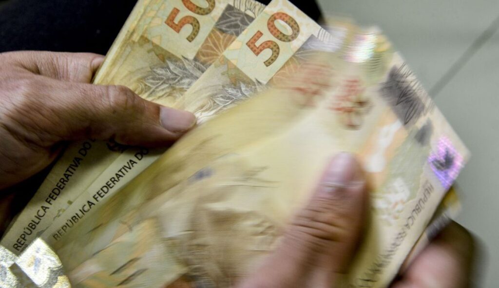 INPC Acumula 4,11% em 12 Meses: Entenda a Inflação Usada para Corrigir Salários