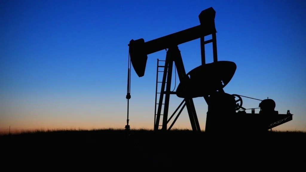 Petróleo em Alta Hoje: Impacto das Tensões entre Israel e Irã nos Mercados