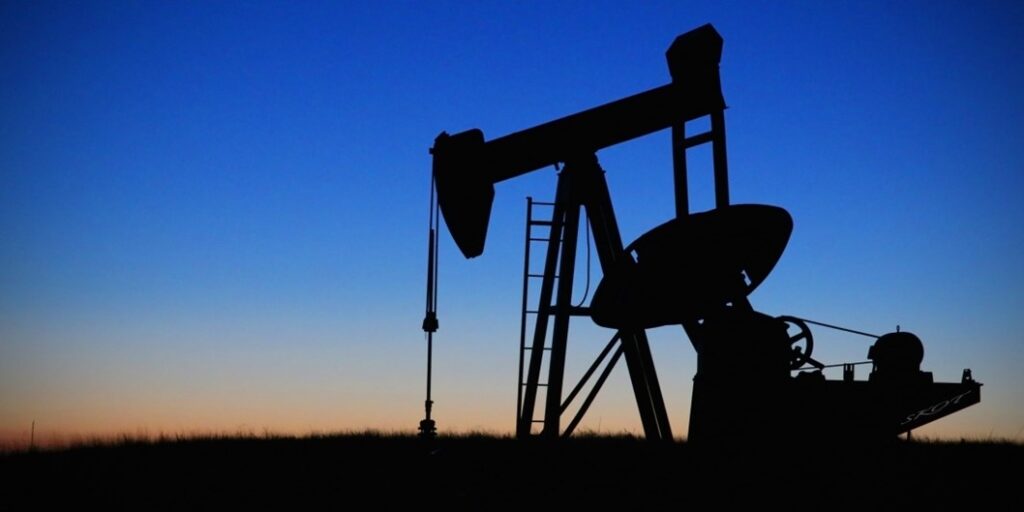 Preço do Petróleo Cai para o Menor Nível Desde o Começo do Conflito no Oriente Médio